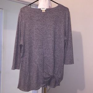 A long sleeve gray shirt !